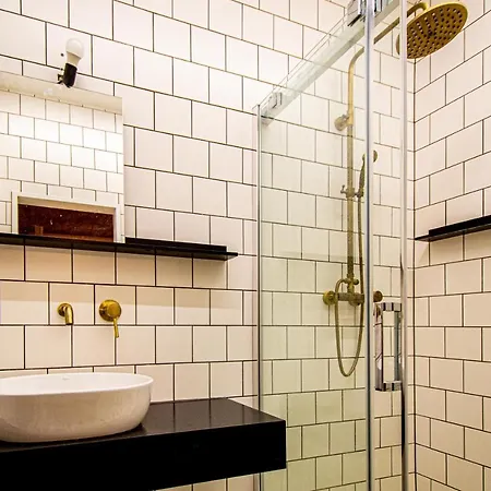 4 Bedrooms 130m2 At The Main Square Prag