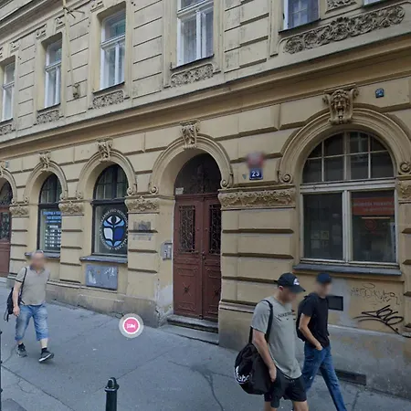 4 Bedrooms 130m2 At The Main Square Lejlighed Prag