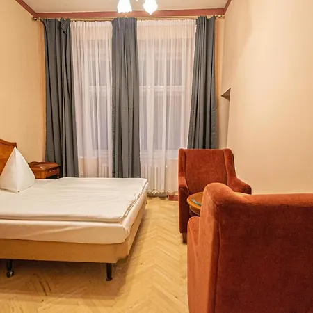 Apartament 4 Bedrooms 130m2 At The Main Square Praga