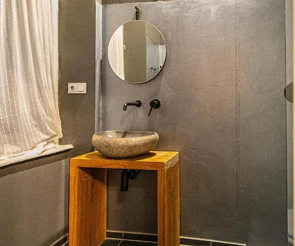 Appartement 4 Bedrooms 130m2 At The Main Square Praag