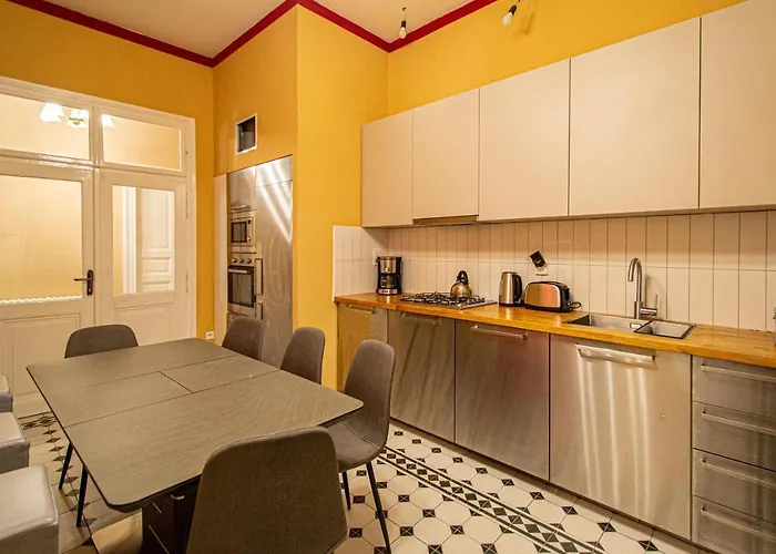 4 Bedrooms 130m2 At The Main Square