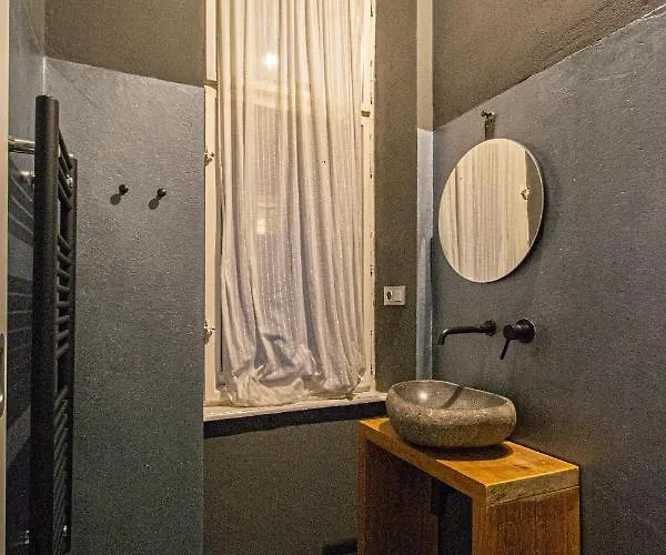 Appartement 4 Bedrooms 130m2 At The Main Square Praag