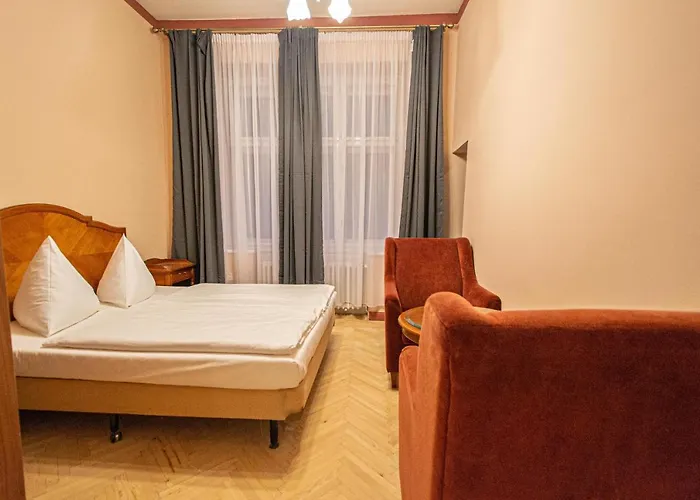 Appartement 4 Bedrooms 130m2 At The Main Square Praag